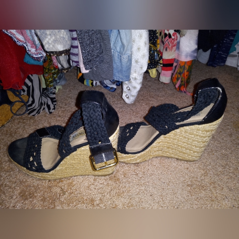 Women's shoes